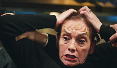 Feride sinir krizi geçiriyor!