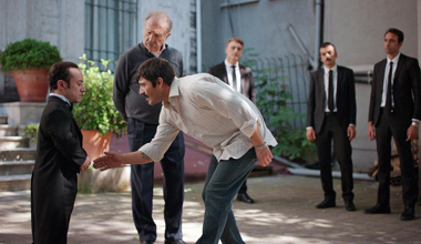 13. Bölüm - Hayri, Rafet’in özel şoförü oldu!