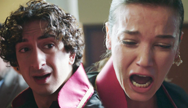 Katil! Kardeşimi sen öldürdün!