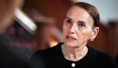 38. Bölüm – Feride, konağa yerleşiyor!