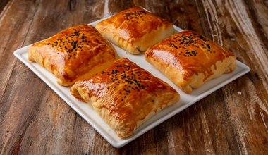 Arda'nın Ramazan Mutfağı - Peynirli Katmer Börek Tarifi - Peynirli Katmer Börek Yapılır?