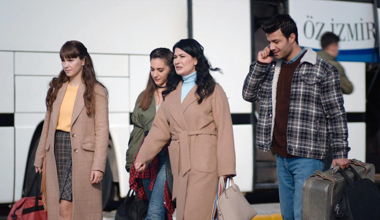 Nesrin, kızları alıp İzmir'e gitti!