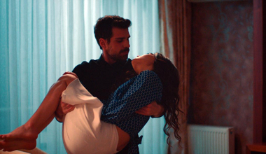 Türkan, Somer'e baskın yaptı!