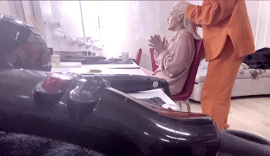 Tuğba Erurul'un, makyözle yaşadığı gerginliğin görüntüleri!