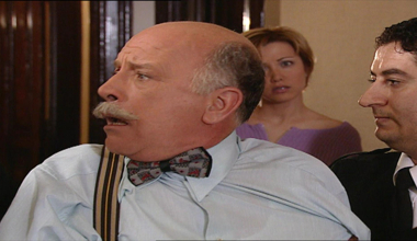 Evdeki Yabancı 28. Bölüm