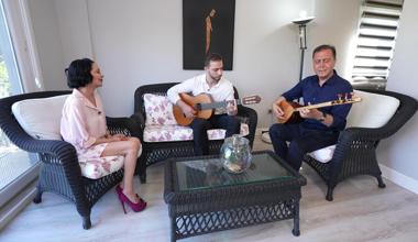 Orhan Hakalmaz'dan oğlu Sinan'la müzik şöleni!