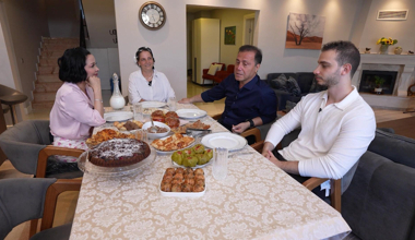 Orhan Hakalmaz'ın evinde bayram ziyafeti!