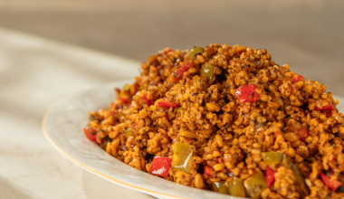 Arda'nın Mutfağı - Sebzeli Bulgur Pilavı Nasıl Yapılır? - Sebzeli Bulgur Pilavı Tarifi