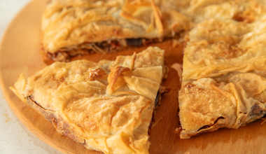 Arda'nın Mutfağı - Tahinli Patlıcanlı Börek Nasıl Yapılır? - Tahinli Patlıcanlı Börek Tarifi