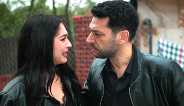 Zeynep gözyaşlarına boğuldu!