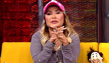 Yonca Evcimik 90'lar Futbol Smart'ta!