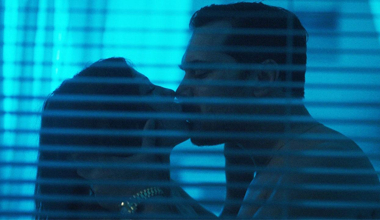 Eşref ve Nisan'ın romantik gecesi!