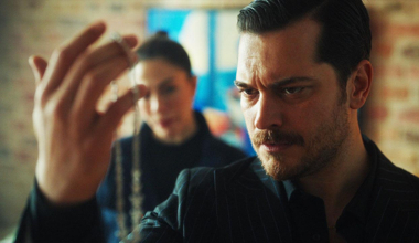 Eşref ve Nisan kavga ediyor!