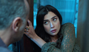 Azra’ya bir işkence daha!