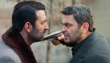 Cihan, Demir'i vurdu!