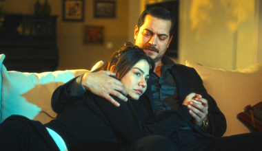 Nisan "Hepimiz yaşayan ölüleriz!"