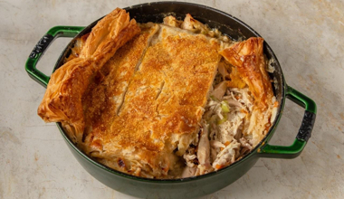 Arda'nın Mutfağı - Tavuklu Tencere Pay Nasıl Yapılır? - Tavuklu Tencere Pay Tarifi