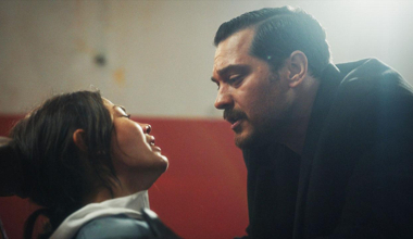 Eşref tuzağı fark etti!