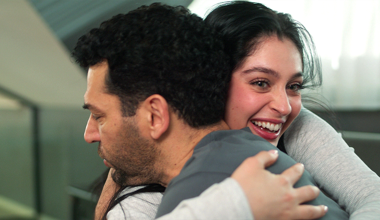 Zeynep, Serhat'a sevinçle sarıldı!