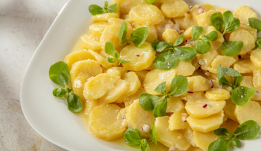 Arda'nın Mutfağı - Viyana Usulü Patates Salatası Nasıl Yapılır? - Viyana Usulü Patates Salatası Tarifi