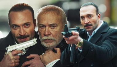 Kadir babasına kıyamadı!