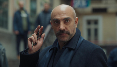 Ölü Yaşar'dan görkemli giriş!