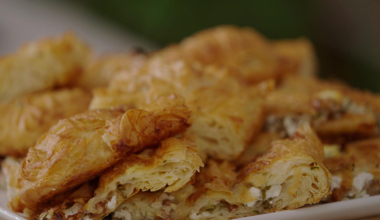 Kaymaklı Börek - Kaymaklı Börek Nasıl Yapılır? Arda'nın Ramazan Mutfağı