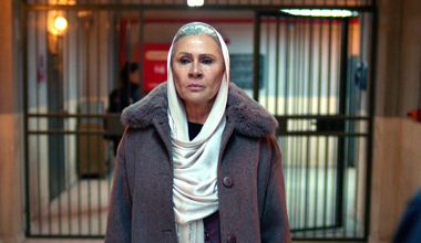 Sadakat cezaevine girdi!