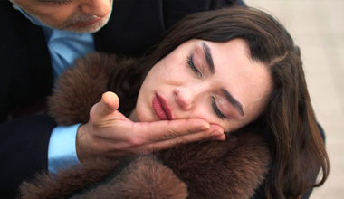 Azra son şansını da kaybetti!