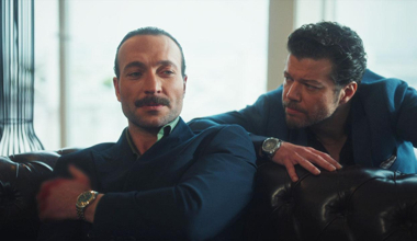 Kenan: "Açık veteriner var mıdır?"