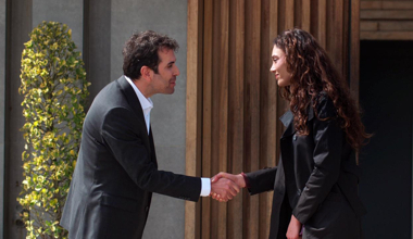 Ebru, Nejat'la yakınlaşıyor!