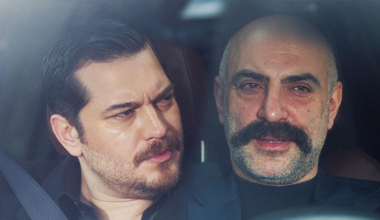 Ölü Yaşar ve Eşref'ten babalık sohbeti...