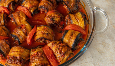 Tepside Patlıcan Sarma Nasıl Yapılır? - Tepside Patlıcan Sarma Tarifi