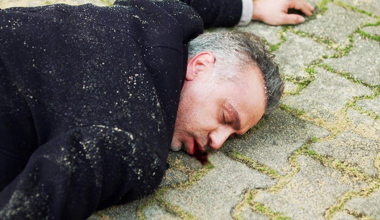 Cihan ölüme atladı!