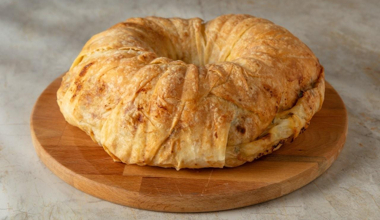 Kek Kalıbında Peynirli Börek Nasıl Yapılır? - Kek Kalıbında Peynirli Börek Tarifi