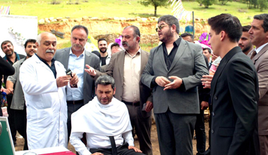 Cihan damat tıraşı oluyor!