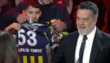 Beyaz'dan, Yunus Emre'ye anlamlı hediye!