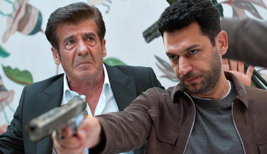 Serhat, babasına silah çekti!
