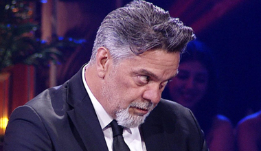 Beyaz'dan tuhaf "Hatasız kul olmaz" performansı