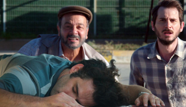 Aziz kamyonun altında kaldı!