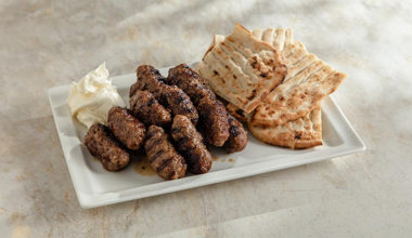 Cevapcici Köfte Nasıl Yapılır? - Cevapi Köfte Tarifi