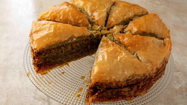 Arda'nın Ramazan Mutfağı - Fıstıklı Baklava Kek Tarifi - Fıstıklı Baklava Kek Nasıl Yapılır?