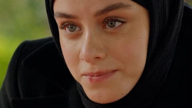 El ele, göz göze...