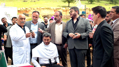 Cihan damat tıraşı oluyor!