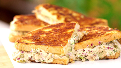 Tuna Melt Sandviç Nasıl Yapılır? – Tuna Melt Sandviç Tarifi