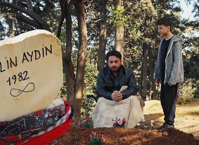 Aylin'in mezarı Hakan'ın evi oldu!