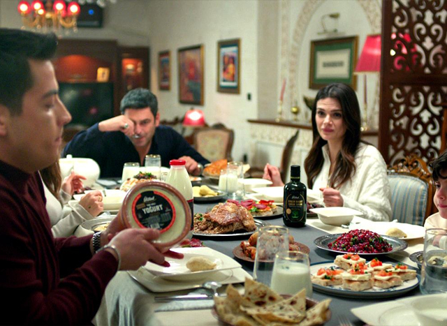 Albora ailesinin keyifli akşam yemeği!