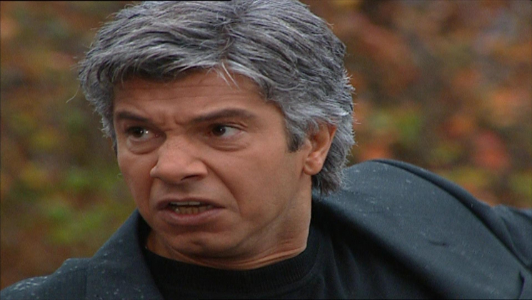 Hırçın Menekşe 8. Bölüm