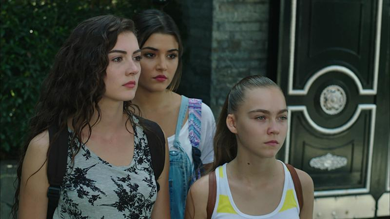 İkimize Karşı Bu Dünya...