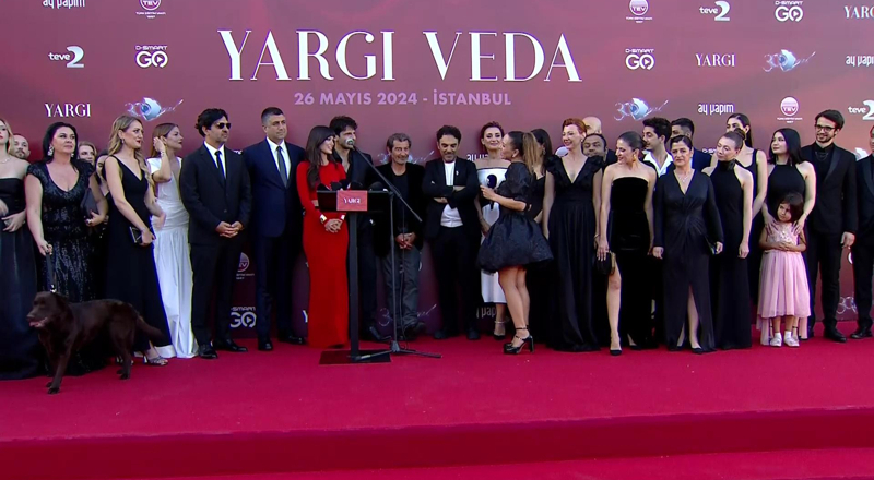 Yargı ekibinin kırmızı halı röportajları!